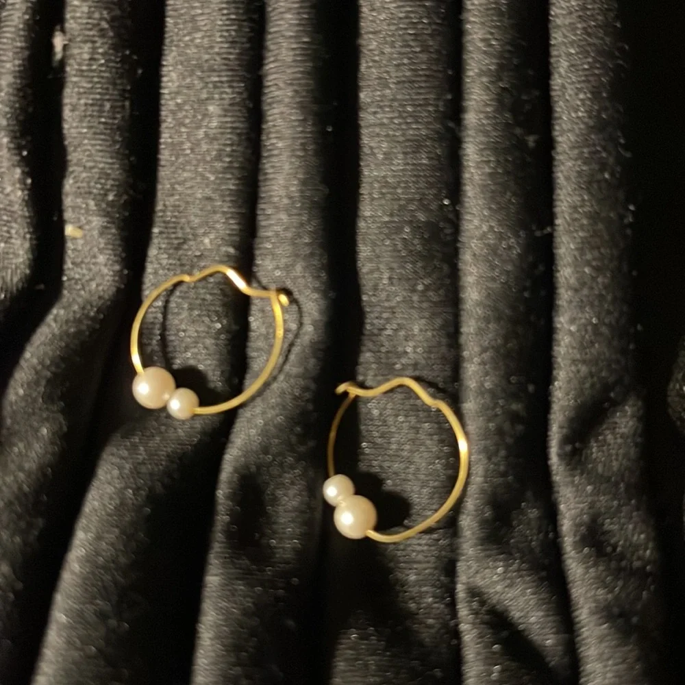 Small earrings - Picture 2 of 3